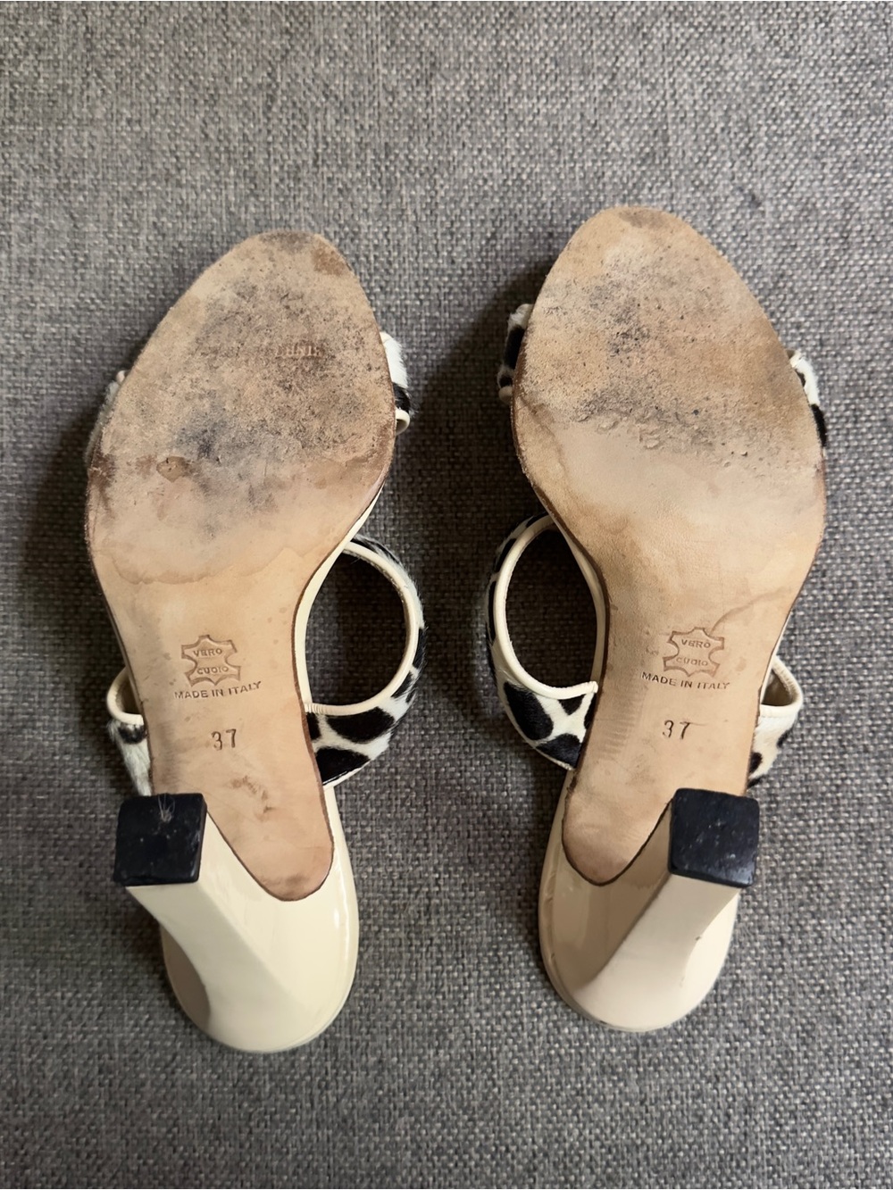 Vintage Manolo Blahnik pony hair & patent leather Dalmatian heels - Picture 9 of 9